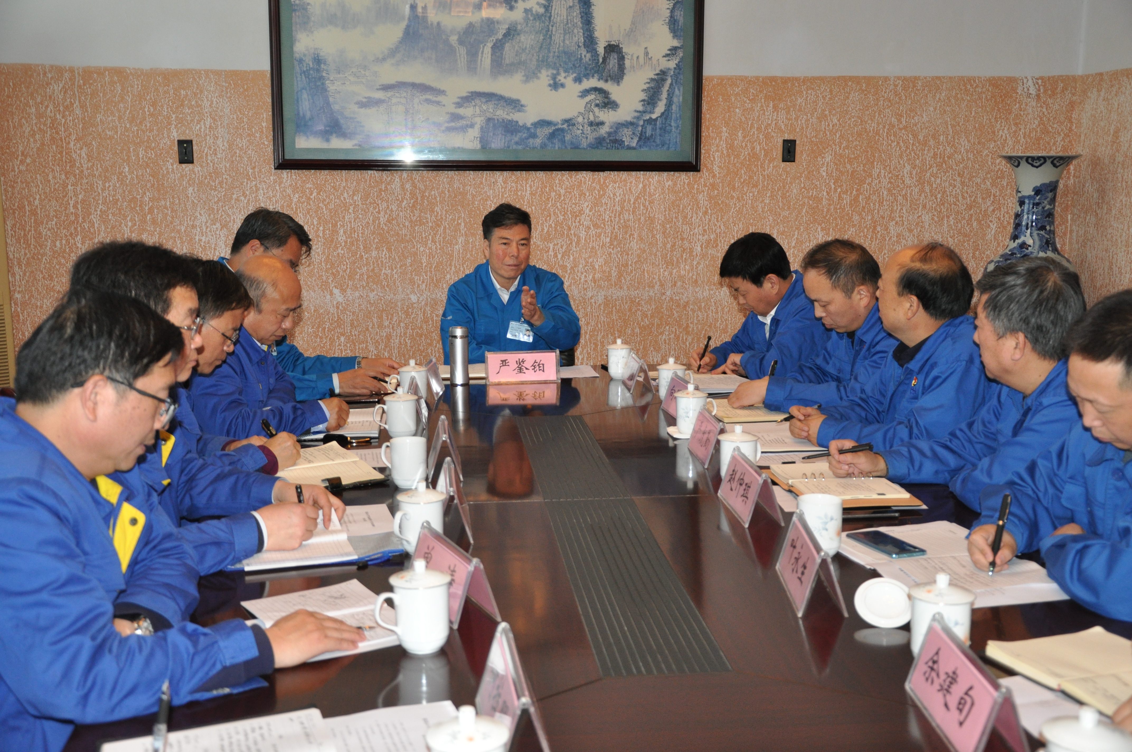 嚴鑒鉑董事長深入漢中企業調研指導工作