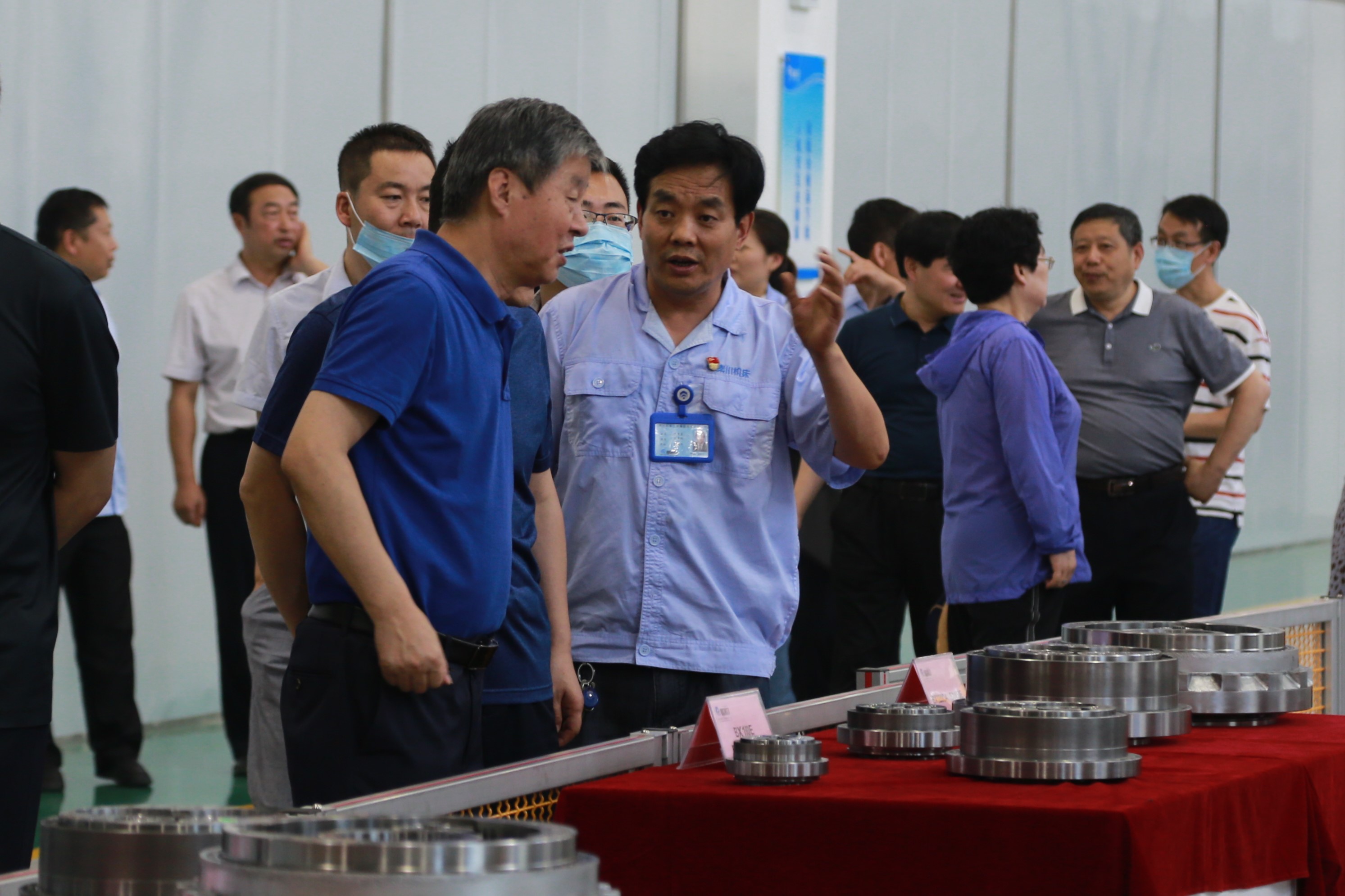 咸陽市政協(xié)主席汪文展一行蒞臨秦川集團專題調研