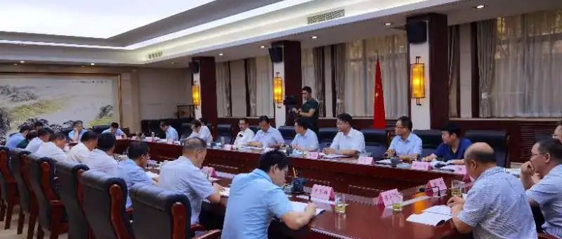 嚴(yán)鑒鉑董事長(zhǎng)赴漢中秦川業(yè)務(wù)板塊調(diào)研，與漢中市委市政府座談