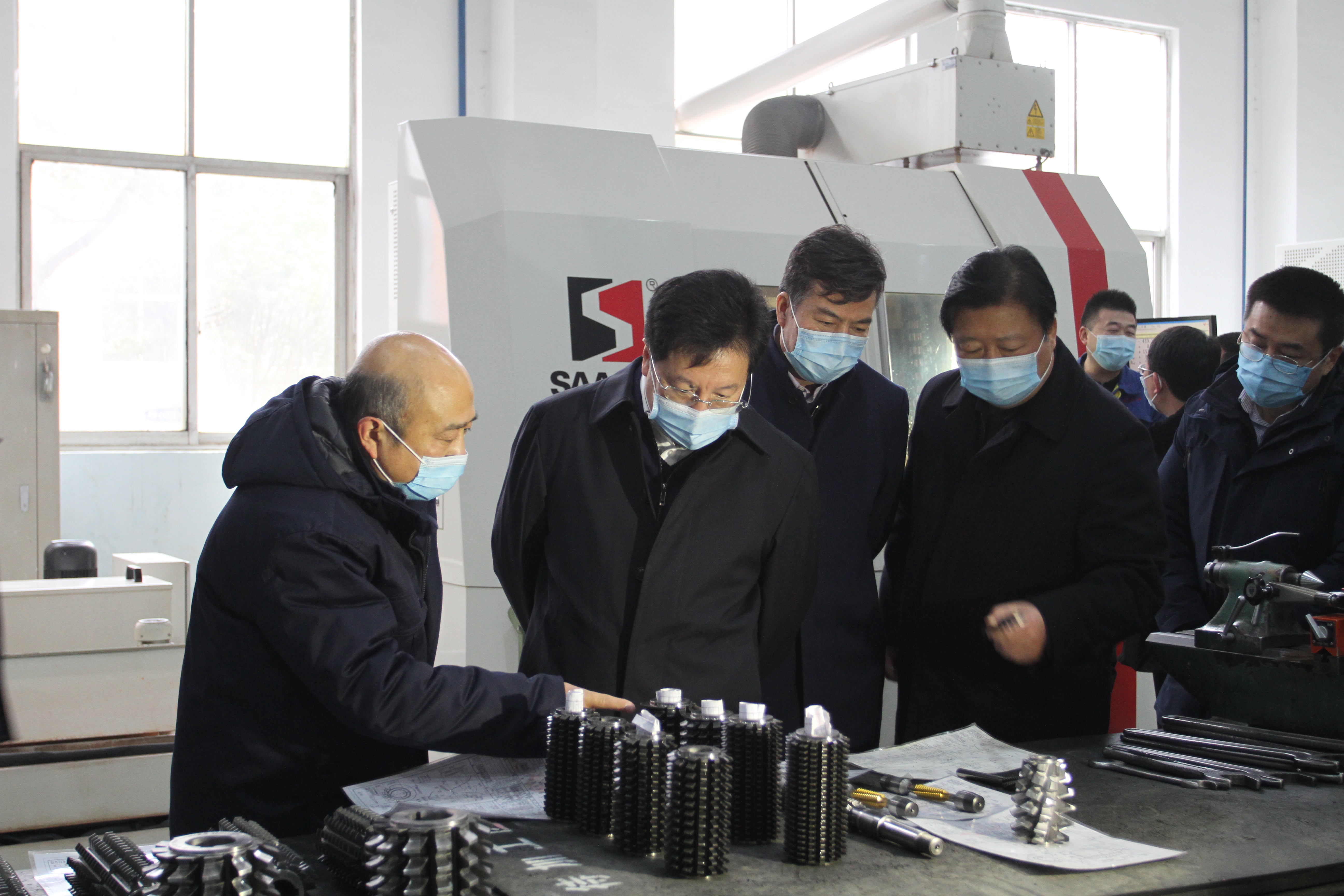 陜西省委副書記胡衡華蒞臨秦川集團在漢企業調研