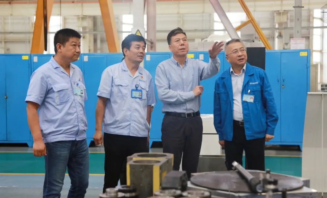 嚴鑒鉑董事長深入秦川機床本部一線調研指導工作